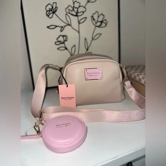 Juicy Couture Puffed Up Crossbody - Picture 1 of 4